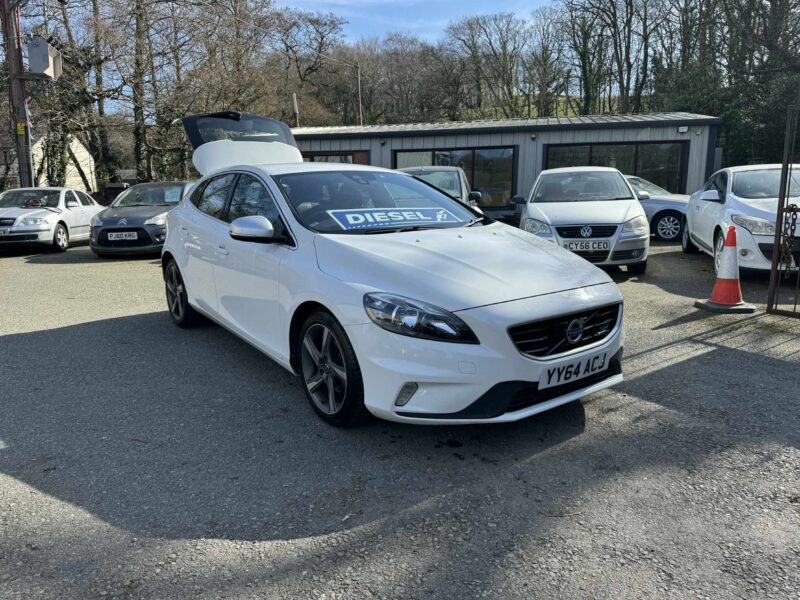 2014 VOLVO V40 1.6 D2 115 R DESIGN Hatchback