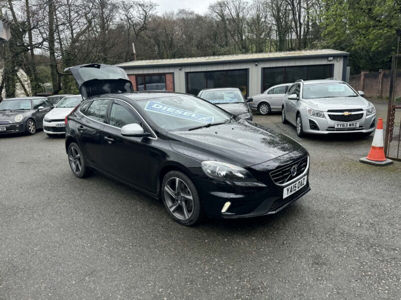 2015 VOLVO V40 2.0 D3 D-E 150 R DESIGN