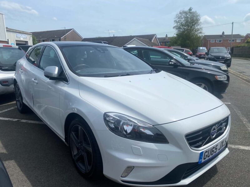 2015 VOLVO V40 2.0 D4 190 R DESIGN Hatchback